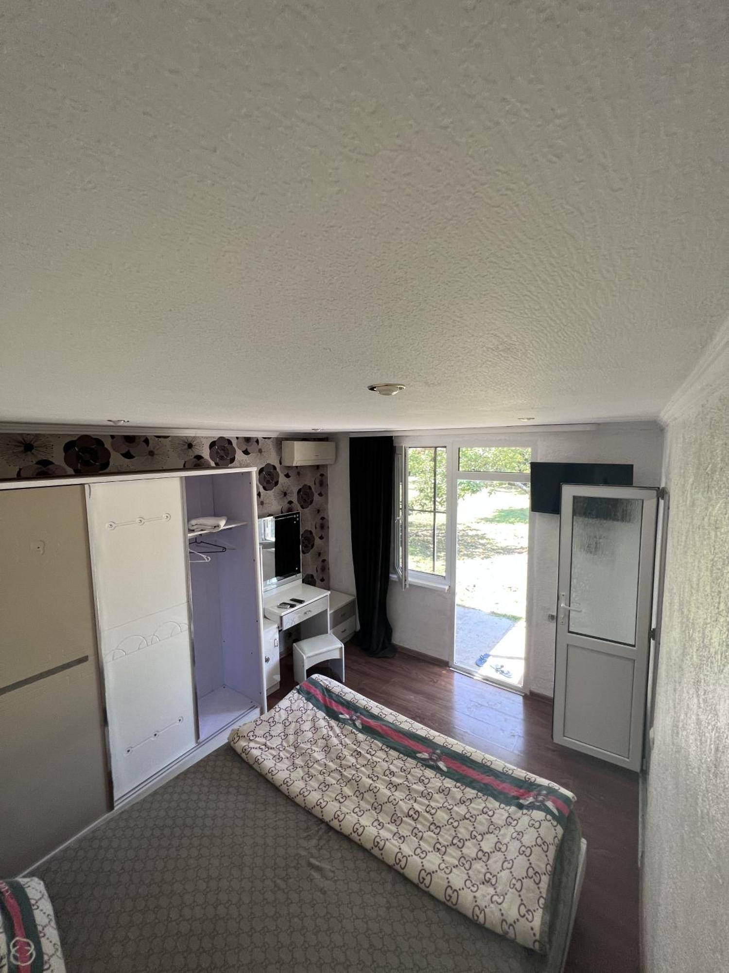 V Gostiakh U Maii Hotel Gagra Eksteriør billede